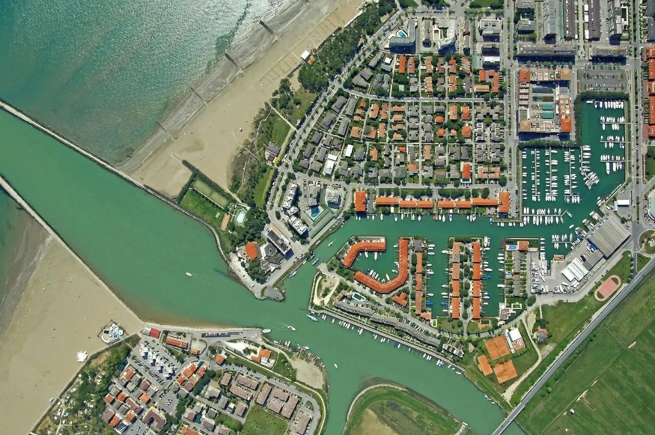 Incredible Apartment With Pool Porto Santa Margherita di Caorle
